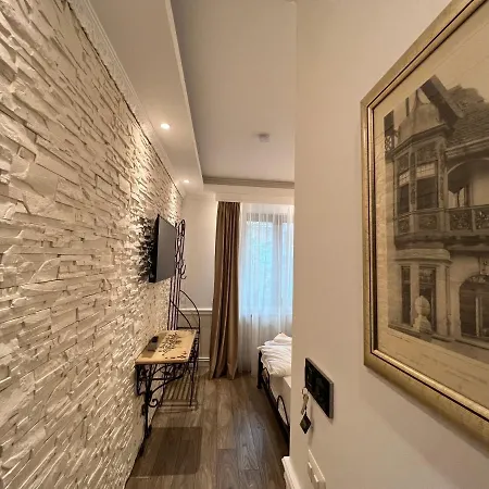 Boutique Cathedral Plaza Residences For Rent Downtown