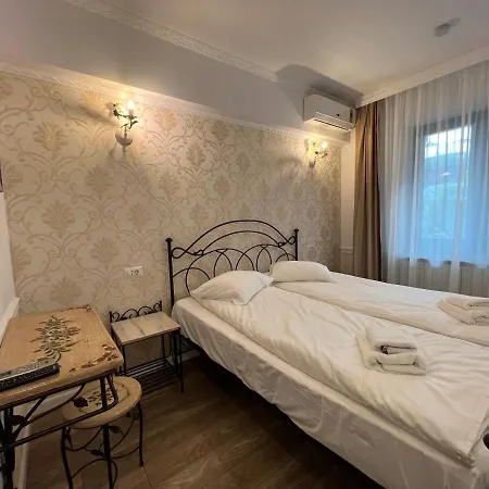 Boutique Cathedral Plaza Residences For Rent Downtown *