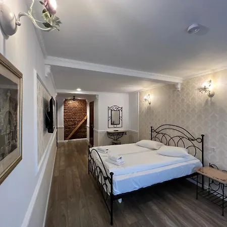 Boutique Cathedral Plaza Residences For Rent Downtown