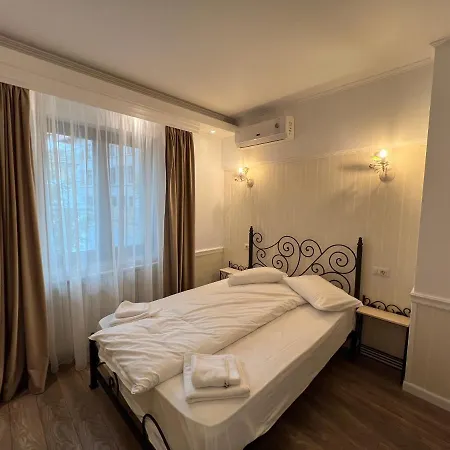 Готель Boutique Cathedral Plaza Residences For Rent Downtown