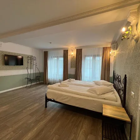 Boutique Cathedral Plaza Residences For Rent Downtown * Bukareszt