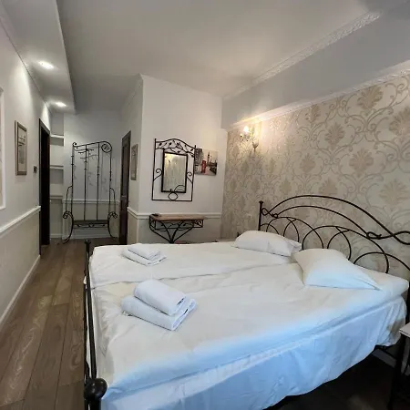 Boutique Cathedral Plaza Residences For Rent Downtown *