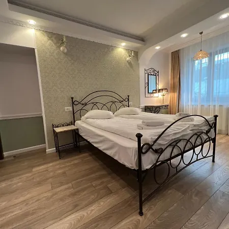 Boutique Cathedral Plaza Residences For Rent Downtown Бухарест