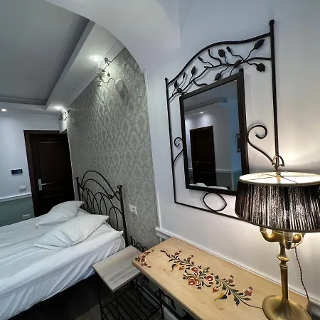 Готель Boutique Cathedral Plaza Residences For Rent Downtown *