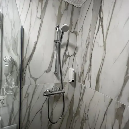 Boutique Cathedral Plaza Residences For Rent Downtown Hotel *