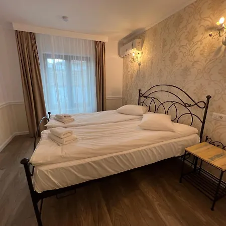 Boutique Cathedral Plaza Residences For Rent Downtown Hotel *