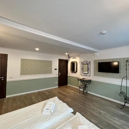 Boutique Cathedral Plaza Residences For Rent Downtown Bukareszt