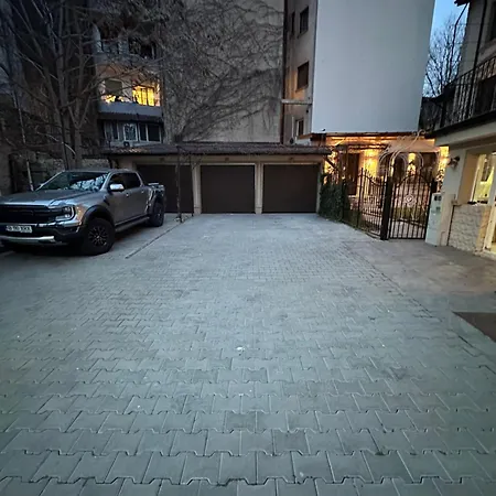 Boutique Cathedral Plaza Residences For Rent Downtown