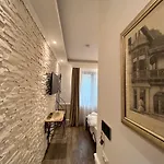 Boutique Cathedral Plaza Residences For Rent Downtown