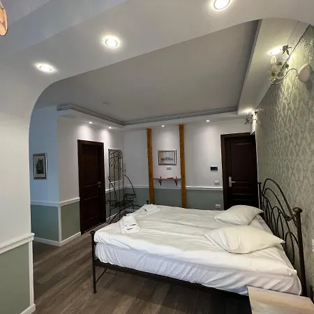 Boutique Cathedral Plaza Residences For Rent Downtown Szálloda