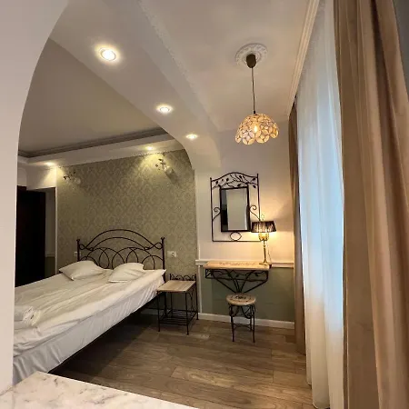 Boutique Cathedral Plaza Residences For Rent Downtown Szálloda