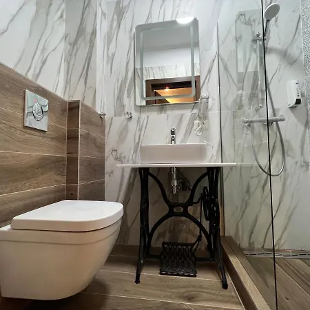 Szálloda Boutique Cathedral Plaza Residences For Rent Downtown