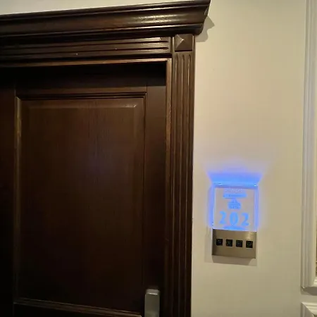 Boutique Cathedral Plaza Residences For Rent Downtown Hotel Boekarest