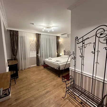 Boutique Cathedral Plaza Residences For Rent Downtown Отель