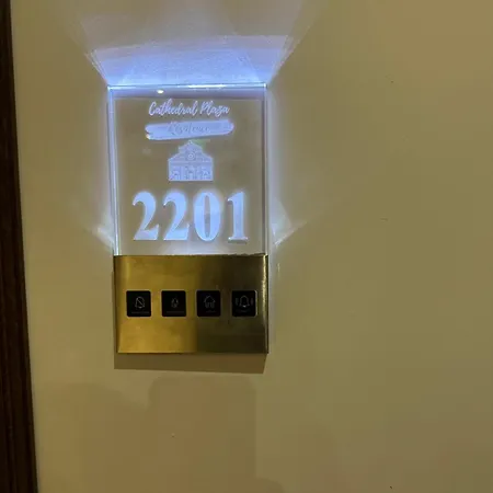 Szálloda Boutique Cathedral Plaza Residences For Rent Downtown *