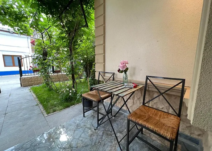 Boutique Cathedral Plaza Residences For Rent Downtown 호텔 부쿠레슈티