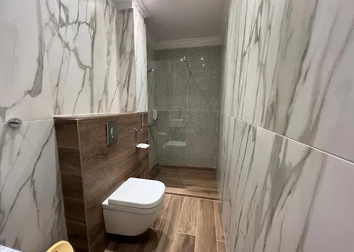 Boutique Cathedral Plaza Residences For Rent Downtown بوخارست