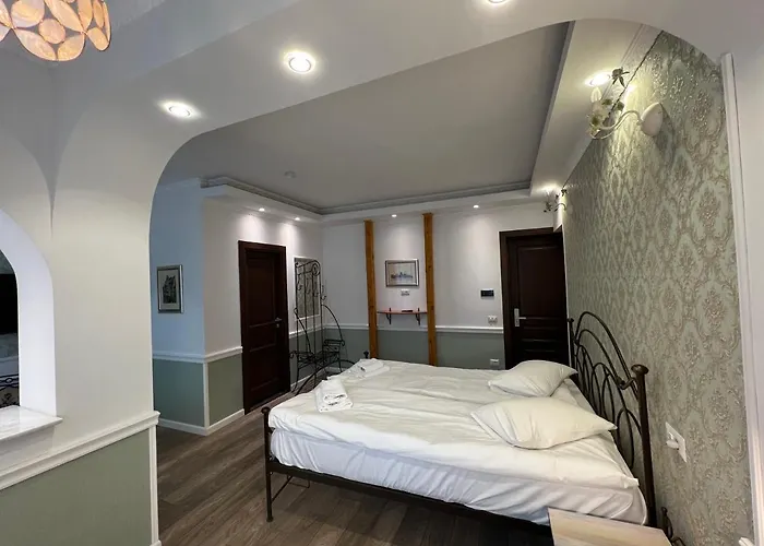 Boutique Cathedral Plaza Residences For Rent Downtown فندق