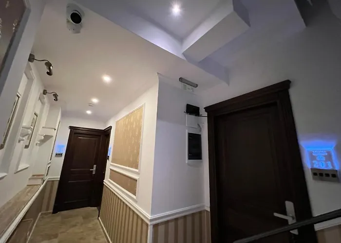 Szálloda Boutique Cathedral Plaza Residences For Rent Downtown