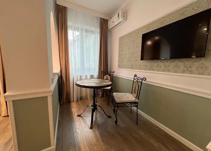 Boutique Cathedral Plaza Residences For Rent Downtown * بوخارست