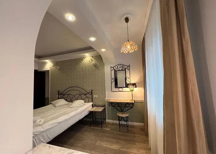 Boutique Cathedral Plaza Residences For Rent Downtown فندق