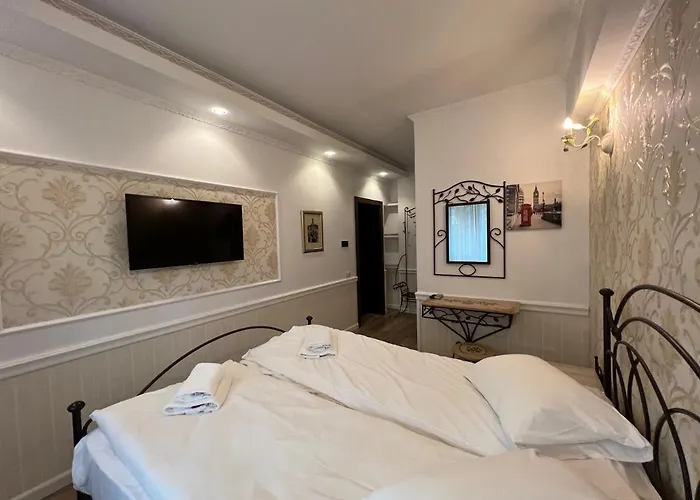 Boutique Cathedral Plaza Residences For Rent Downtown بوخارست