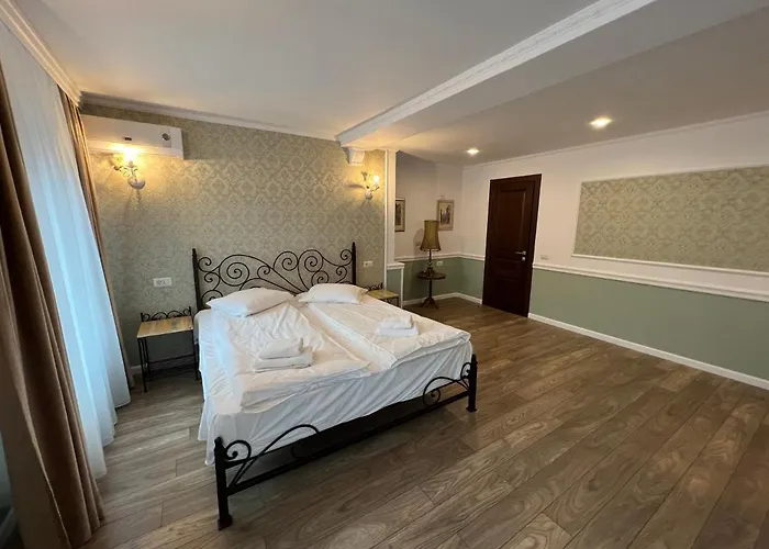 호텔 Boutique Cathedral Plaza Residences For Rent Downtown *