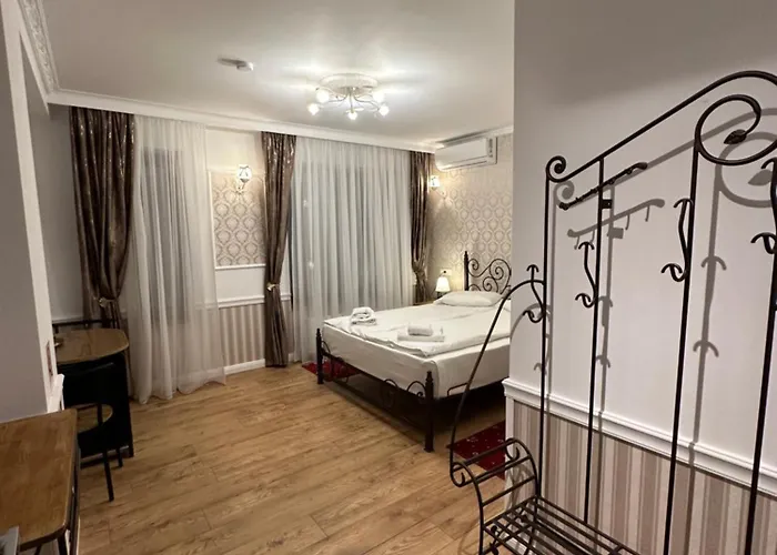 Boutique Cathedral Plaza Residences For Rent Downtown Szálloda