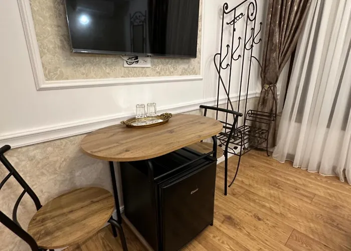 Boutique Cathedral Plaza Residences For Rent Downtown 호텔 *