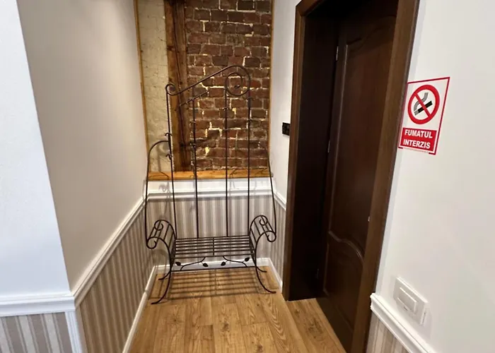 Szálloda Boutique Cathedral Plaza Residences For Rent Downtown