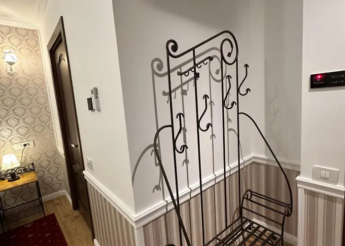 Boutique Cathedral Plaza Residences For Rent Downtown Hotel *