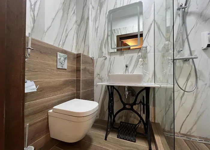 Boutique Cathedral Plaza Residences For Rent Downtown * Bukarest