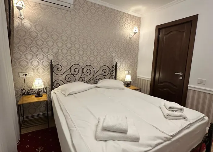 Boutique Cathedral Plaza Residences For Rent Downtown * Bükreş